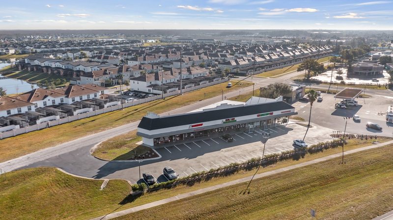Aerial view of Vineland Plaza with surrounding residential communities and roadways